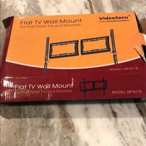 NEW Flat screen TV wall mount